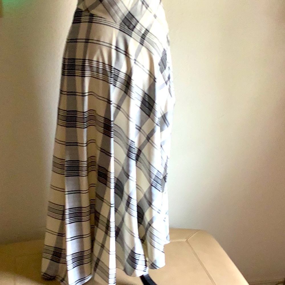 Ivory/Black fluid Plaid Dress.                 #J0506613 - Picture 4 of 11